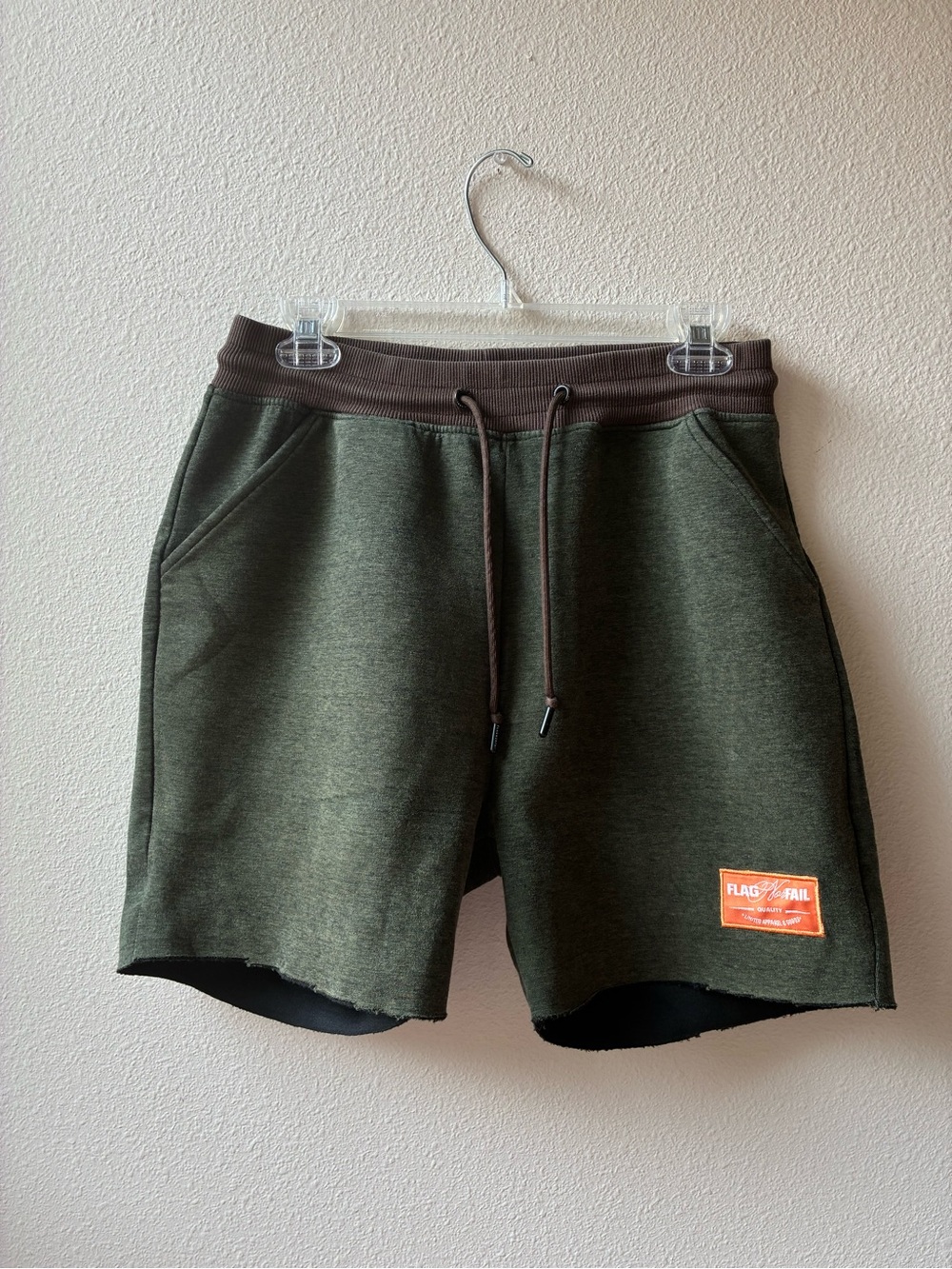 Men’s Flag Nor Fail Drawstring Sweat shorts in Olive Green/Brown (Size:M)
